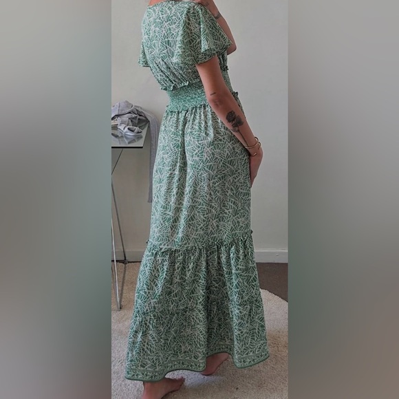 Max Studio smocked flutter sleeve green maxi dress Size Large - Picture 7 of 7